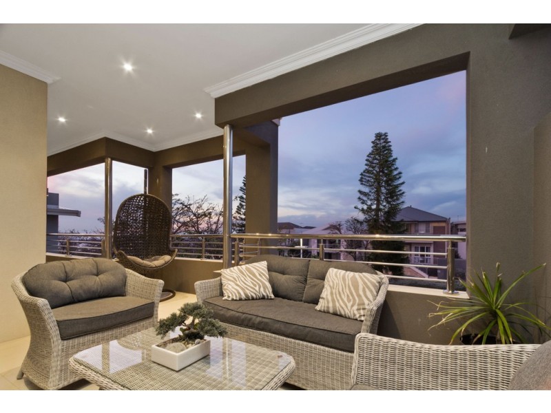 3 Pantheon Avenue, North Coogee WA 6163