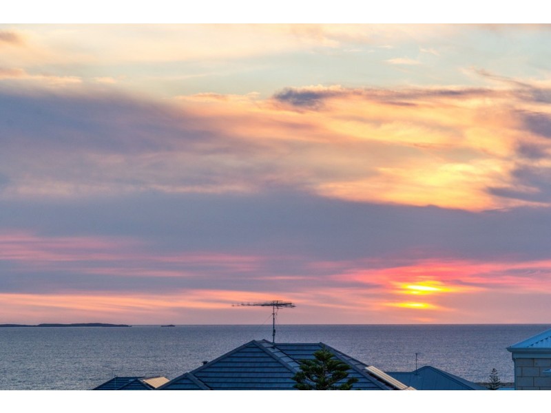 3 Pantheon Avenue, North Coogee WA 6163