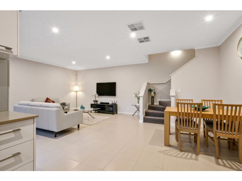 6/8 Socrates Parade, North Coogee WA 6163