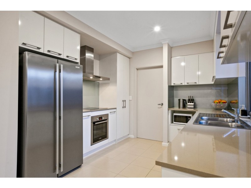 6/8 Socrates Parade, North Coogee WA 6163