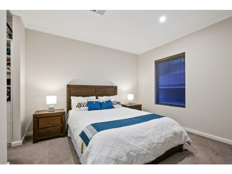 6/8 Socrates Parade, North Coogee WA 6163