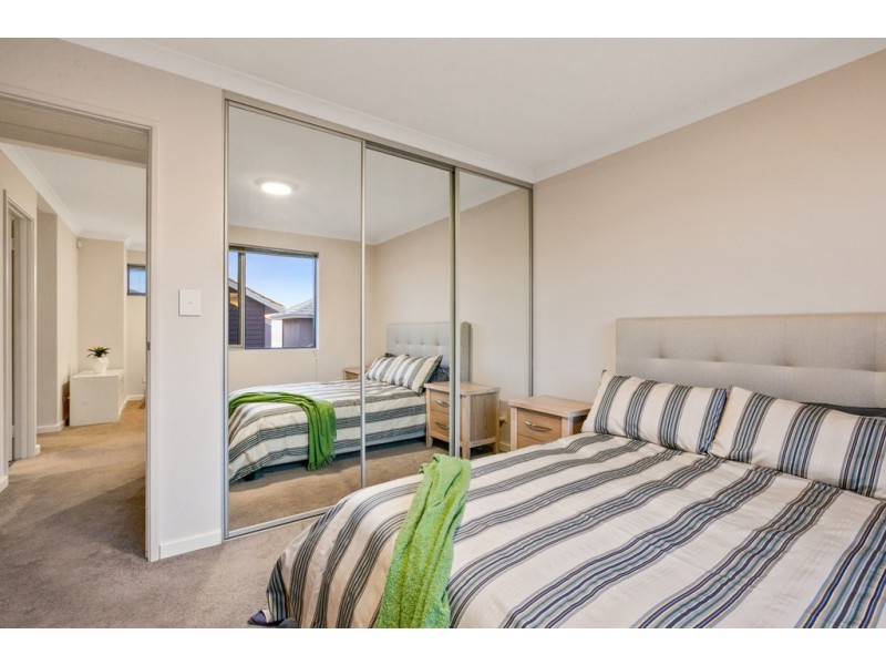 6/8 Socrates Parade, North Coogee WA 6163