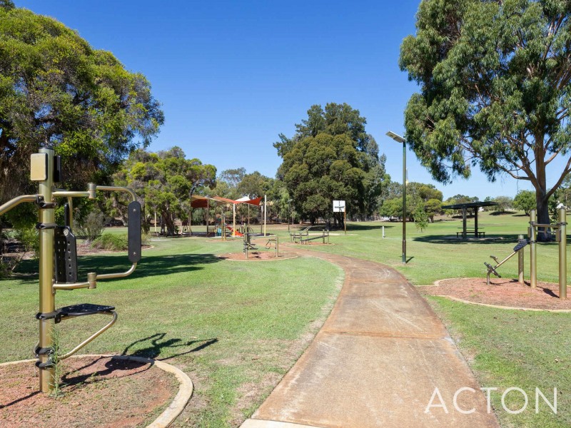 13 Ploughshare Place, South Lake WA 6164