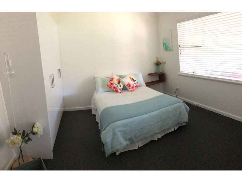 8 Shallow Street, Spearwood WA 6163