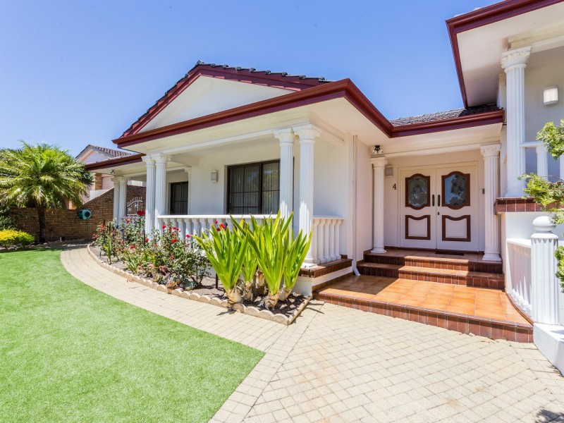 4 Huxley Place, Spearwood WA 6163