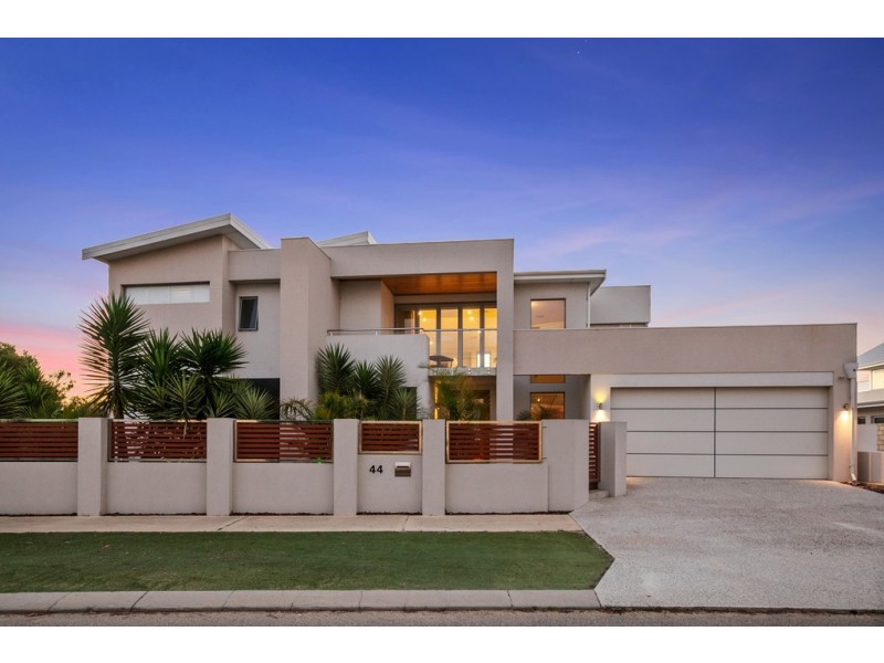 44 Arabella Loop, North Coogee WA 6163