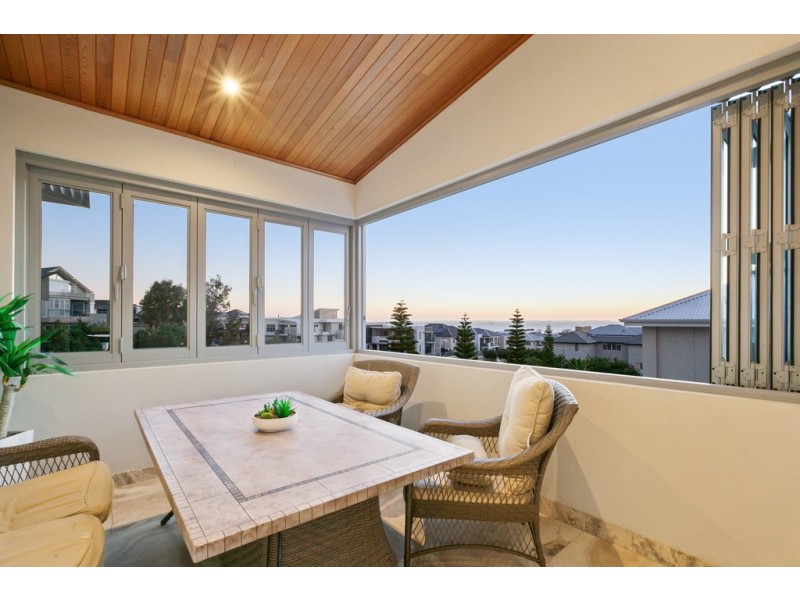 44 Arabella Loop, North Coogee WA 6163