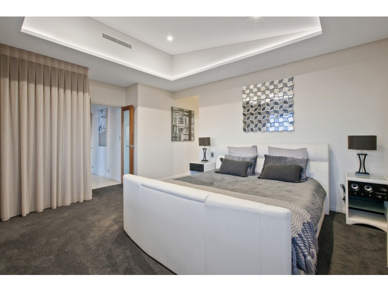 44 Arabella Loop, North Coogee WA 6163