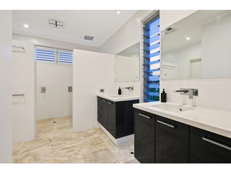 44 Arabella Loop, North Coogee WA 6163