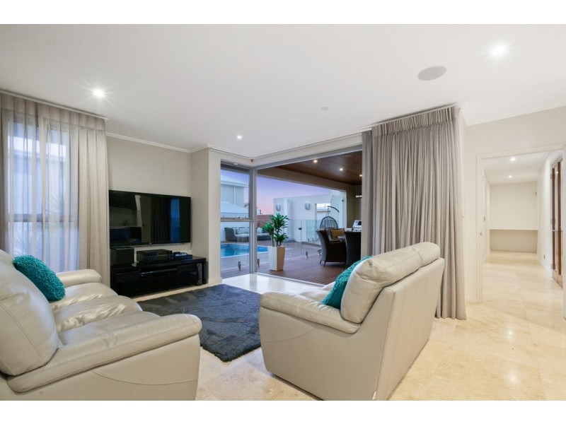 44 Arabella Loop, North Coogee WA 6163