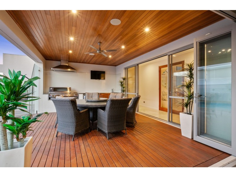 44 Arabella Loop, North Coogee WA 6163