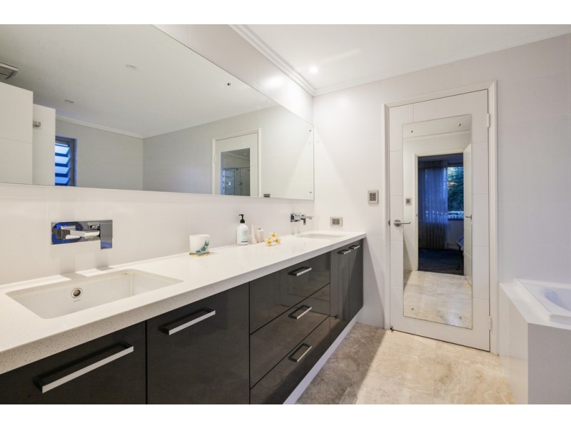 44 Arabella Loop, North Coogee WA 6163