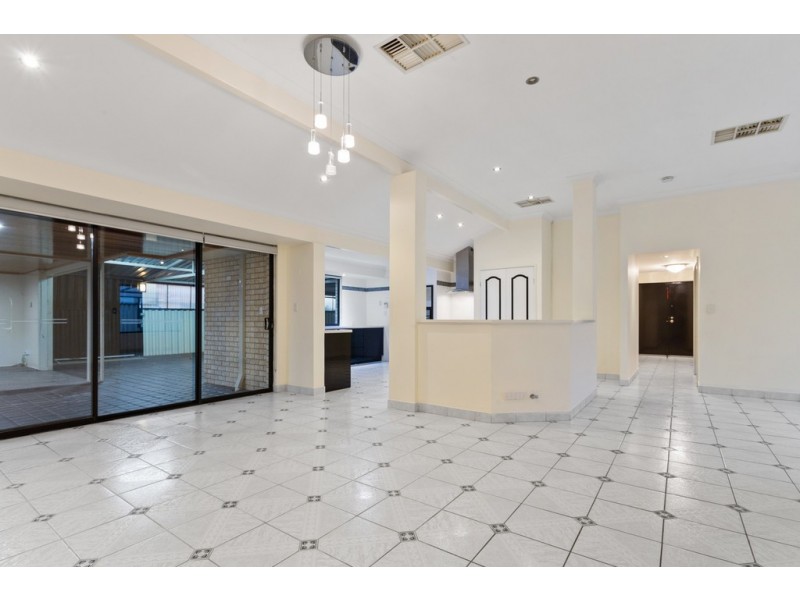 4 Strelitz View, Beeliar WA 6164