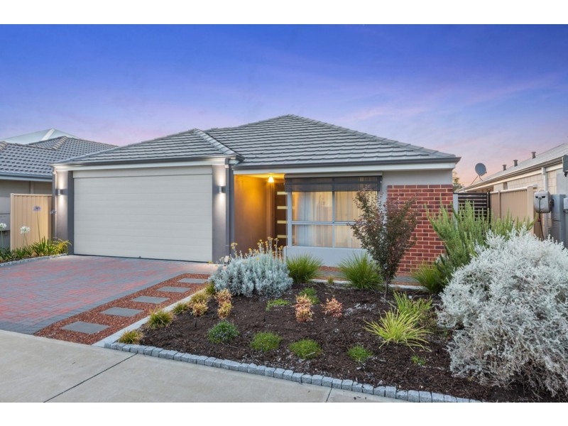 19 Binomial Way, Piara Waters WA 6112