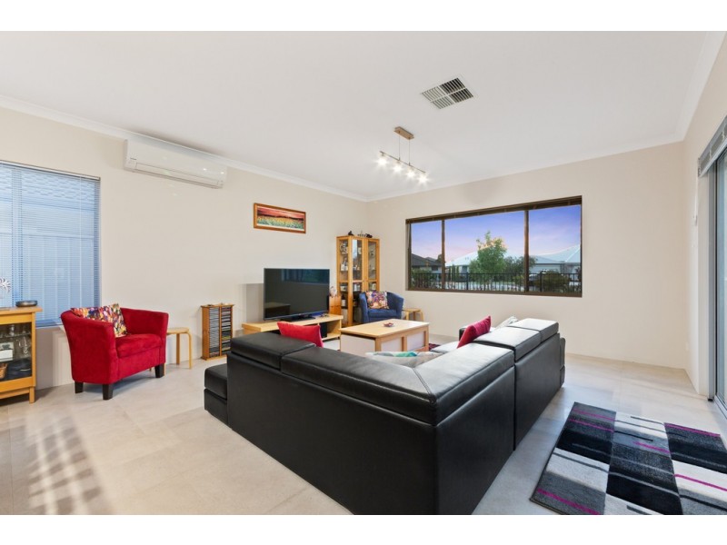 19 Binomial Way, Piara Waters WA 6112