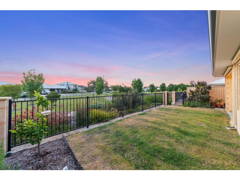 19 Binomial Way, Piara Waters WA 6112