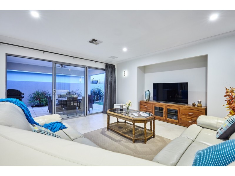 26 Wanstead Street, North Coogee WA 6163