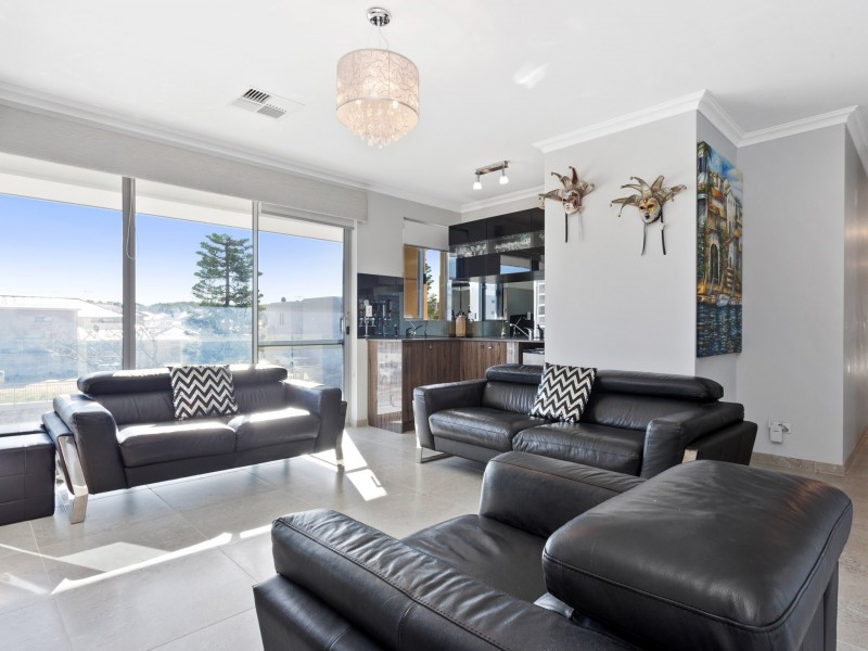 45 Pantheon Avenue, North Coogee WA 6163