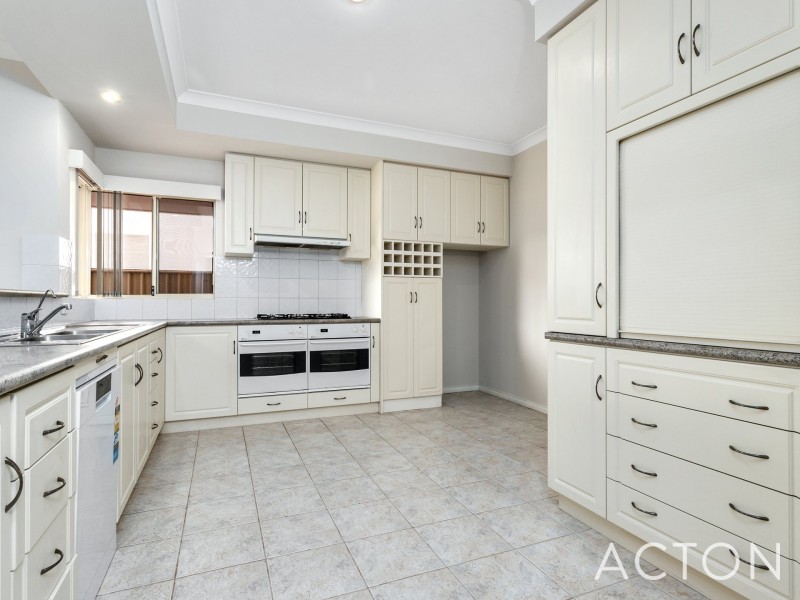 23 Mayor Road, Coogee WA 6166