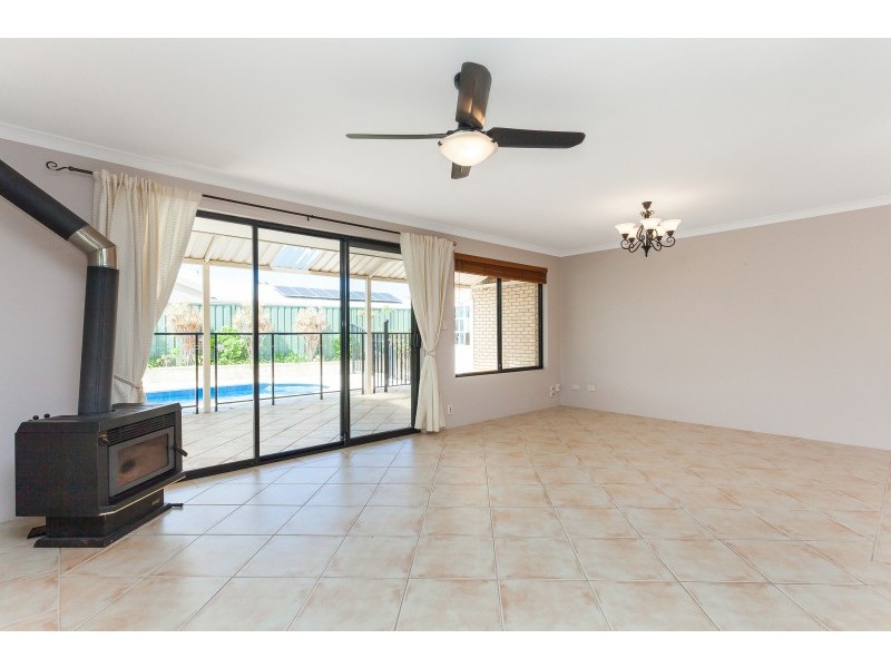 1 Petal Court, Munster WA 6166