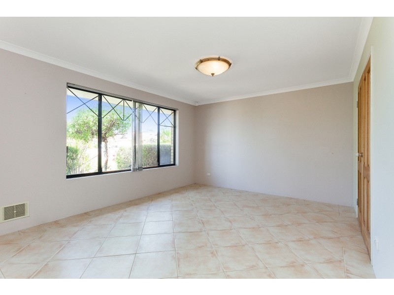 1 Petal Court, Munster WA 6166