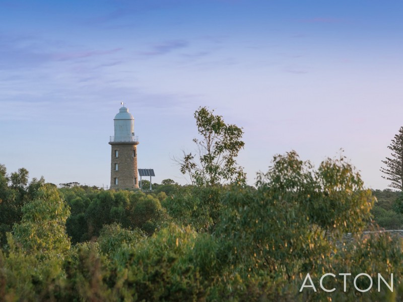 10 Pinnacle Road, Coogee WA 6166