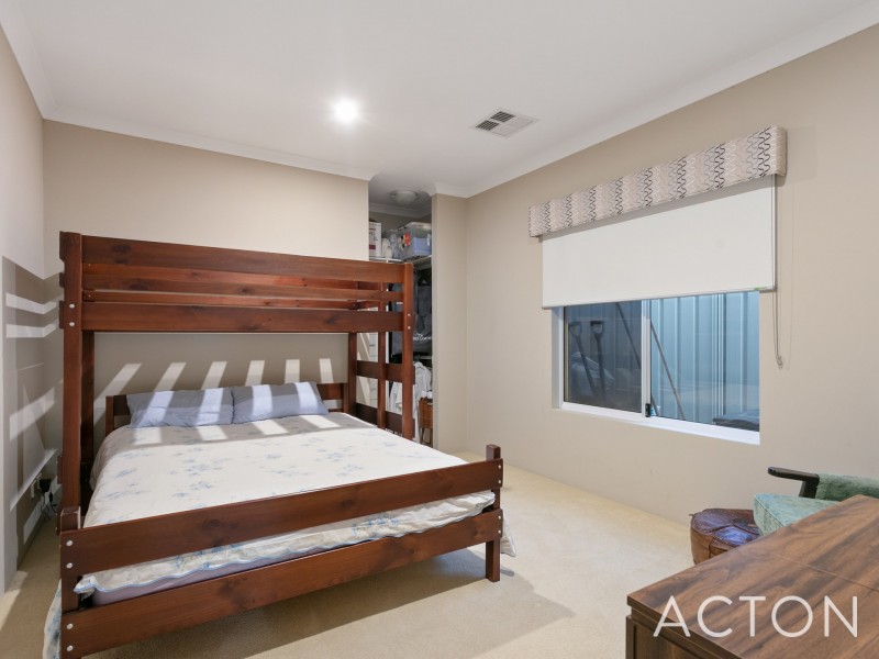 10 Pinnacle Road, Coogee WA 6166