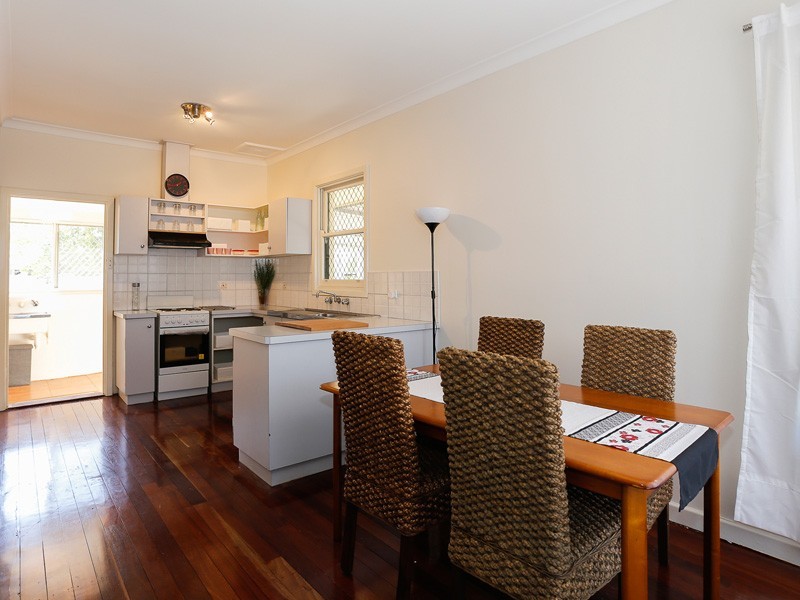 16 Counsel Road, Coolbellup WA 6163