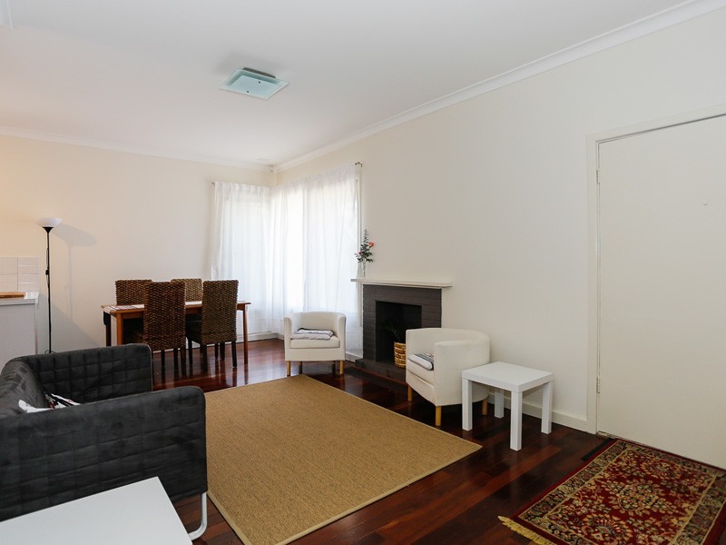 16 Counsel Road, Coolbellup WA 6163