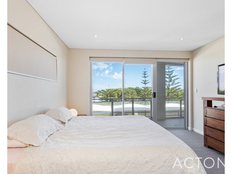 1/52 Rollinson Road, North Coogee WA 6163
