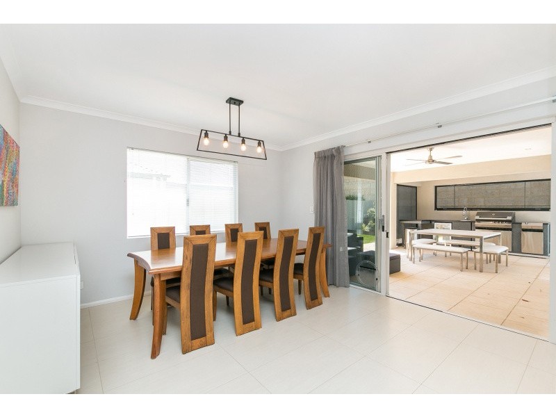 8 Lullworth Terrace, North Coogee WA 6163