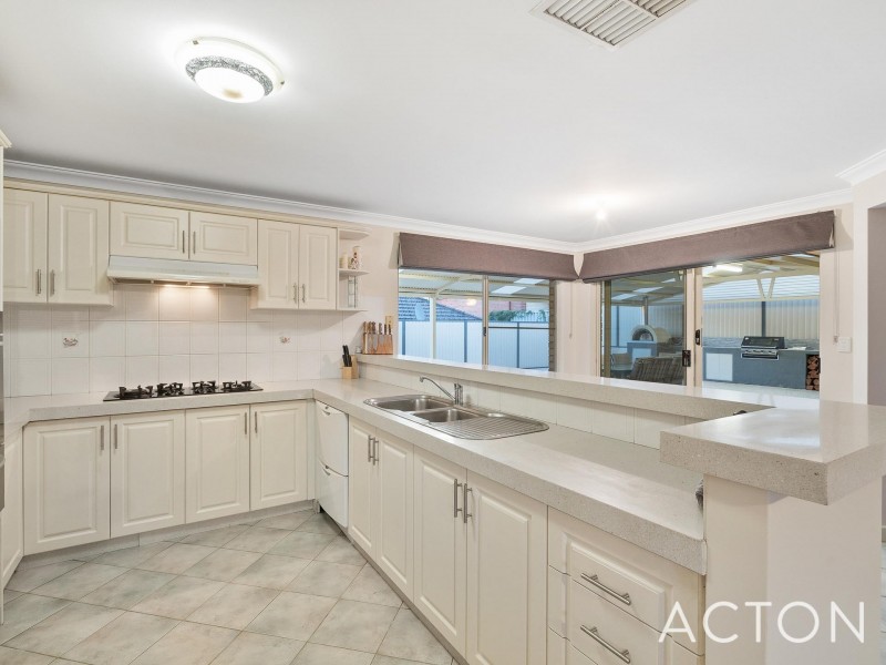 5 Moresby Close, Bibra Lake WA 6163