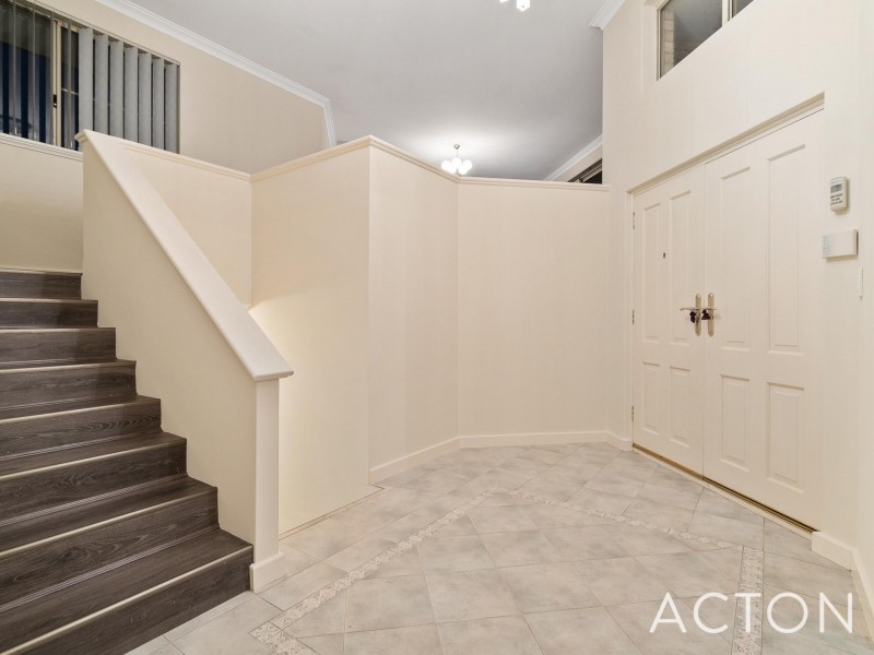 5 Moresby Close, Bibra Lake WA 6163