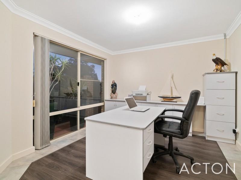 5 Moresby Close, Bibra Lake WA 6163