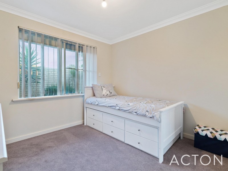 5 Moresby Close, Bibra Lake WA 6163