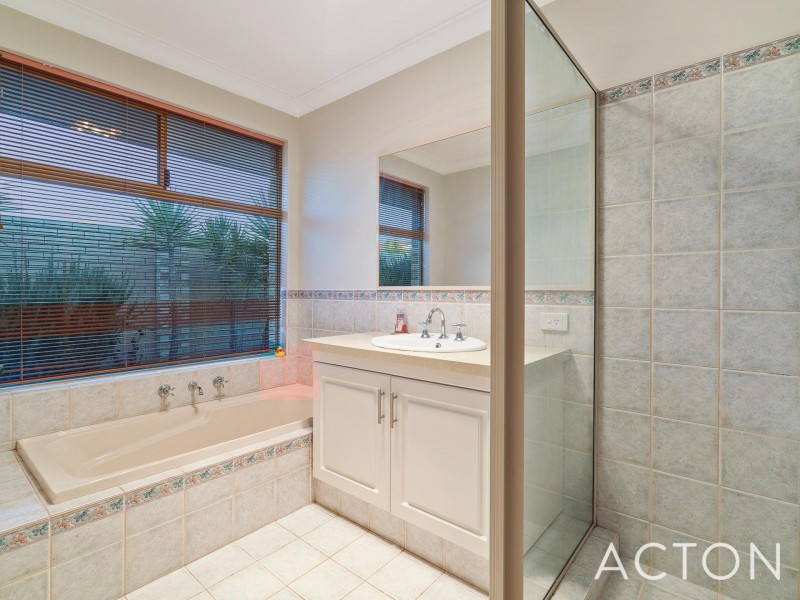 5 Moresby Close, Bibra Lake WA 6163