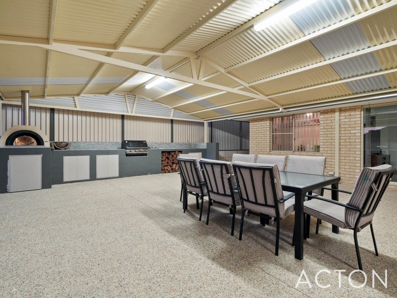 5 Moresby Close, Bibra Lake WA 6163