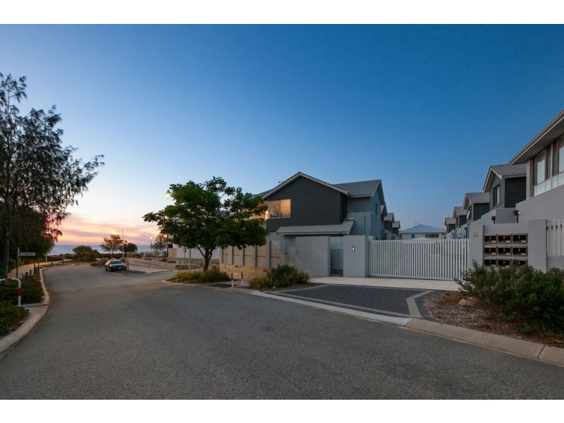 6/8 Socrates, North Coogee WA 6163