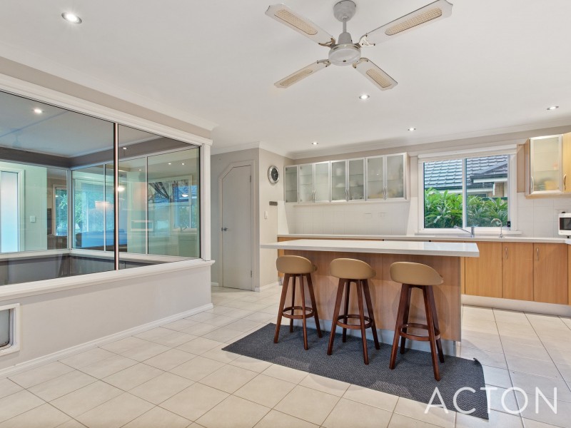 6 Richmond Entrance, Success WA 6164