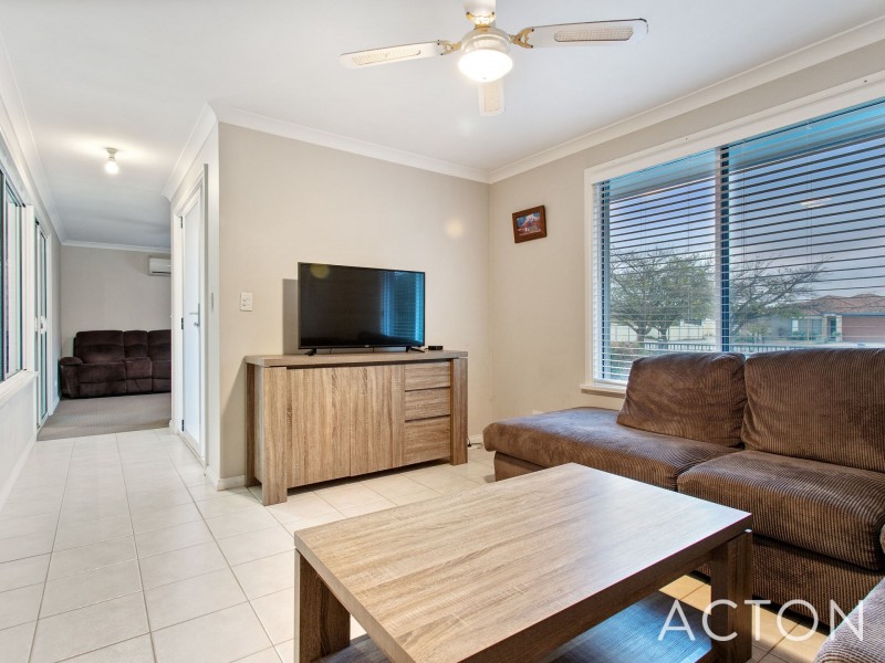 6 Richmond Entrance, Success WA 6164