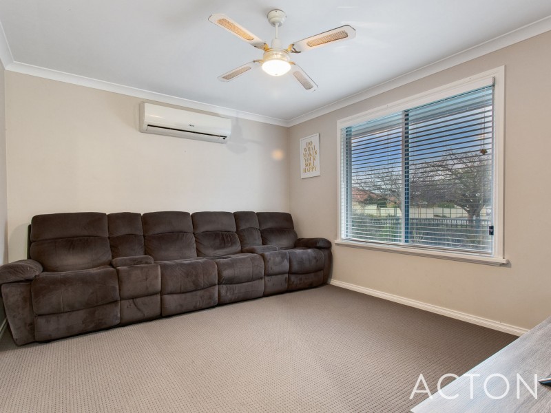 6 Richmond Entrance, Success WA 6164