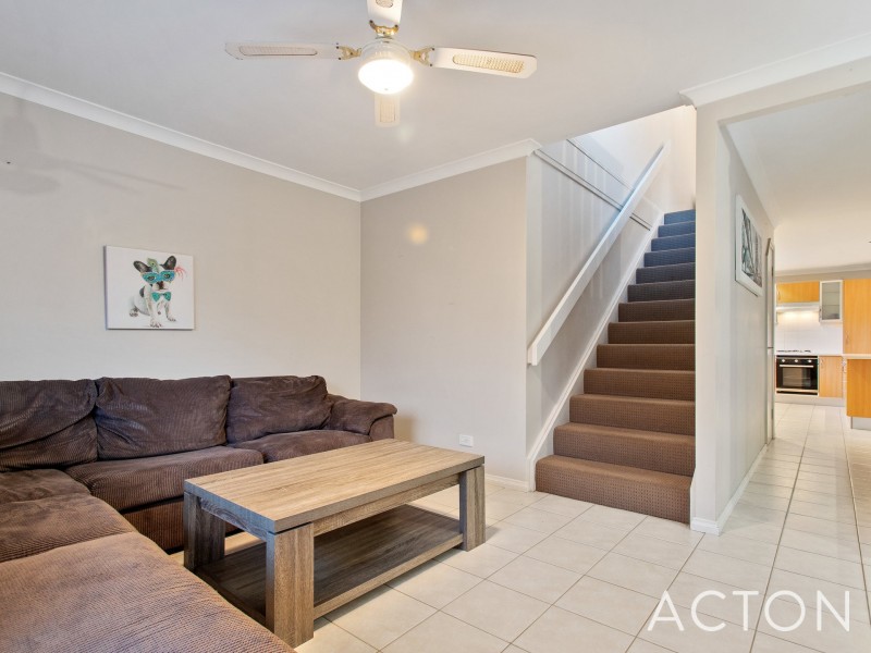 6 Richmond Entrance, Success WA 6164