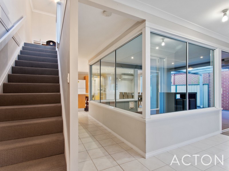 6 Richmond Entrance, Success WA 6164