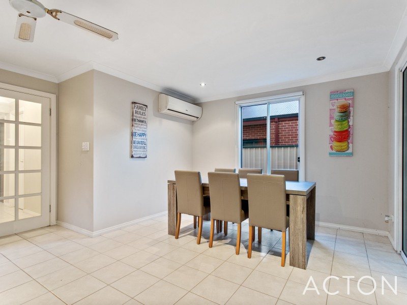 6 Richmond Entrance, Success WA 6164