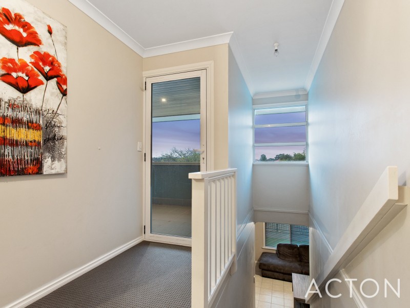 6 Richmond Entrance, Success WA 6164