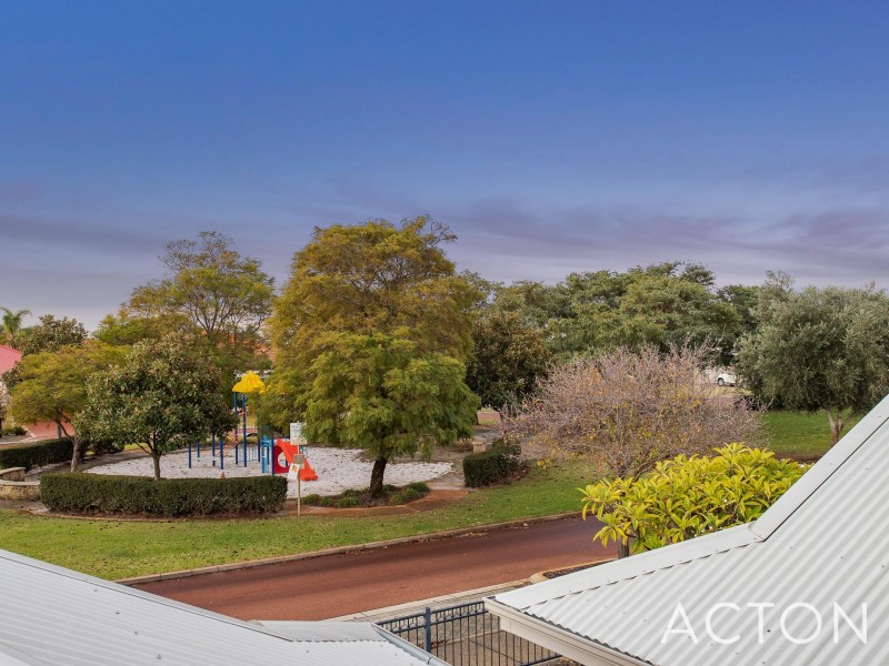 6 Richmond Entrance, Success WA 6164