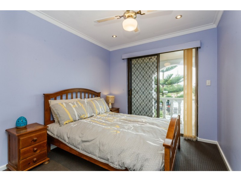 17 Thackeray Street, Spearwood WA 6163