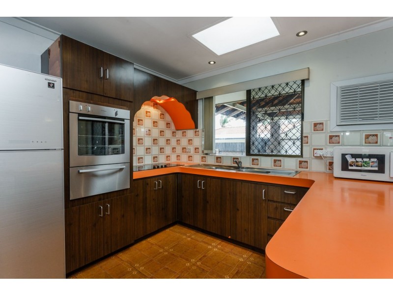 17 Thackeray Street, Spearwood WA 6163