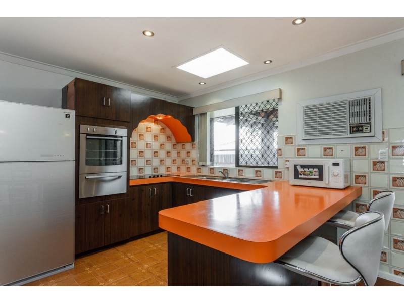 17 Thackeray Street, Spearwood WA 6163