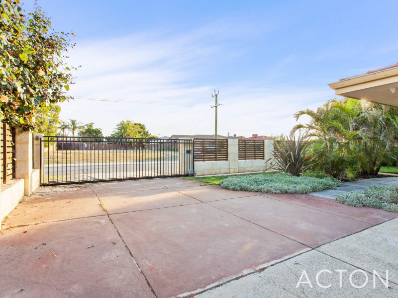 6 Pelican Ramble, Yangebup WA 6164